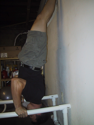 handstand pushup 02