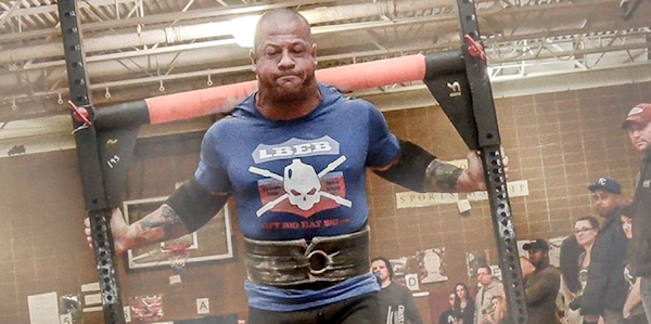 3 Esercizi per gli addominali per Powerlifting e Strongman